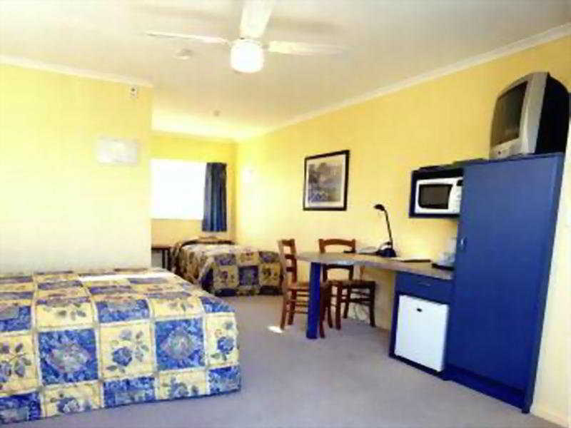 פאראפאראומו Elliotts Kapiti Coast Motor Lodge מראה חיצוני תמונה