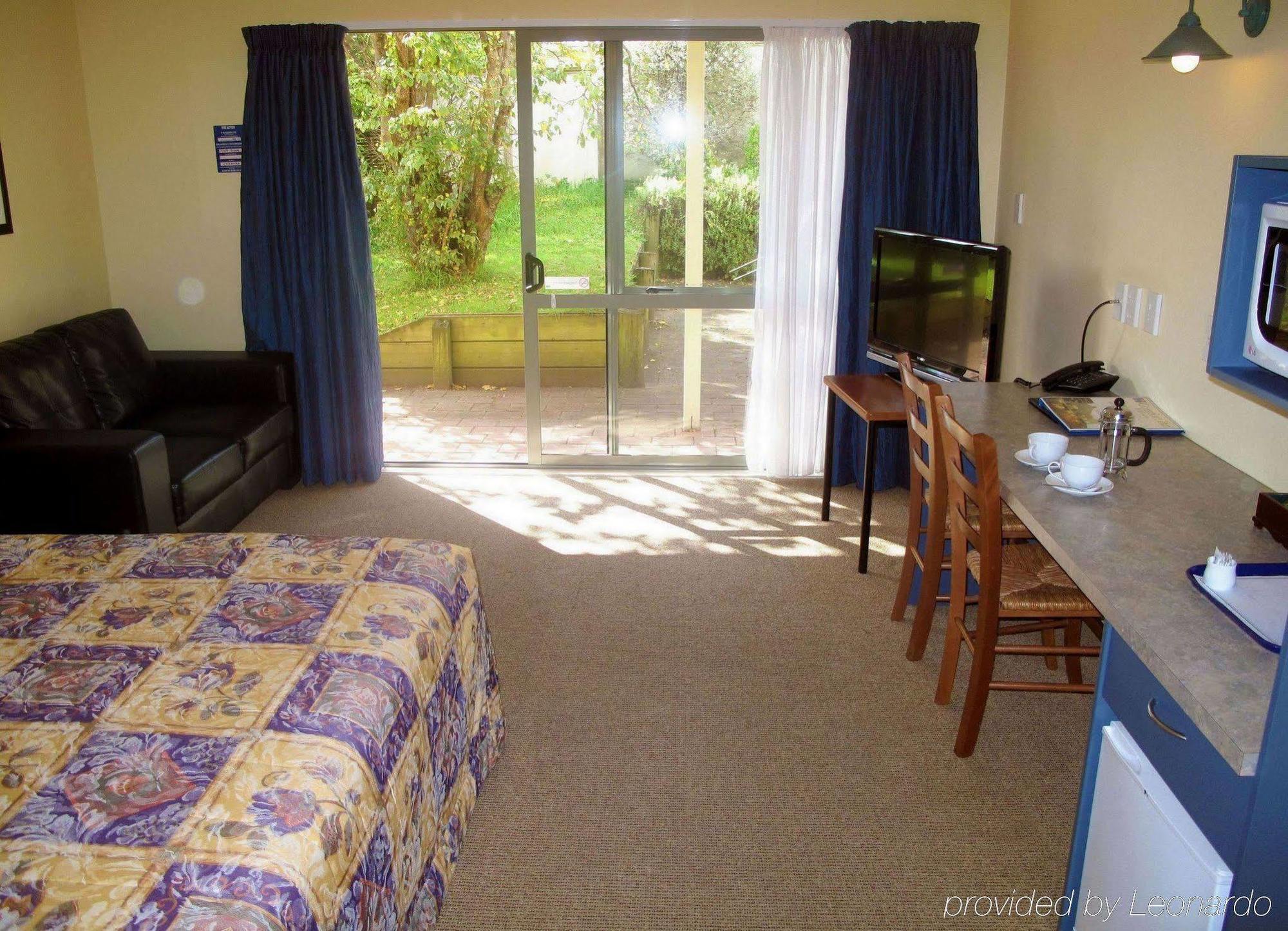 פאראפאראומו Elliotts Kapiti Coast Motor Lodge מראה חיצוני תמונה